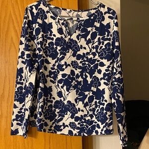 SHEIN white and navy top with keyhole by neck
